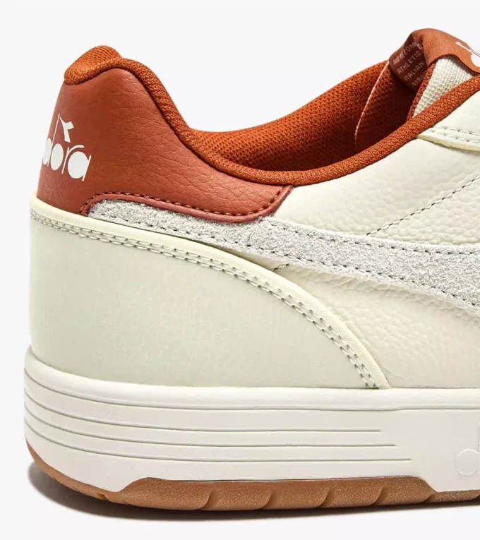 Adidași Deuce M2 din piele păroasă