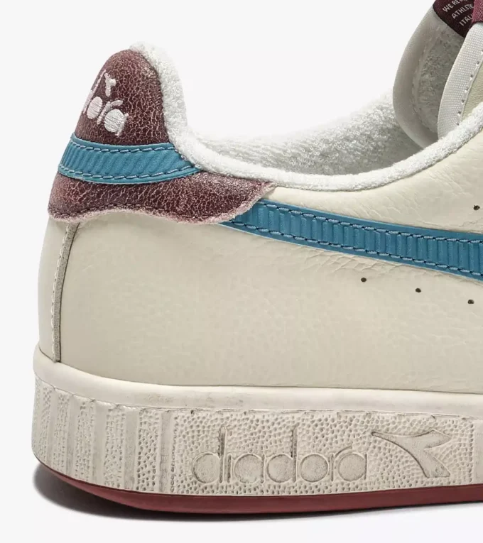 Game Low Stripes Waxed Adidași retro de tenis