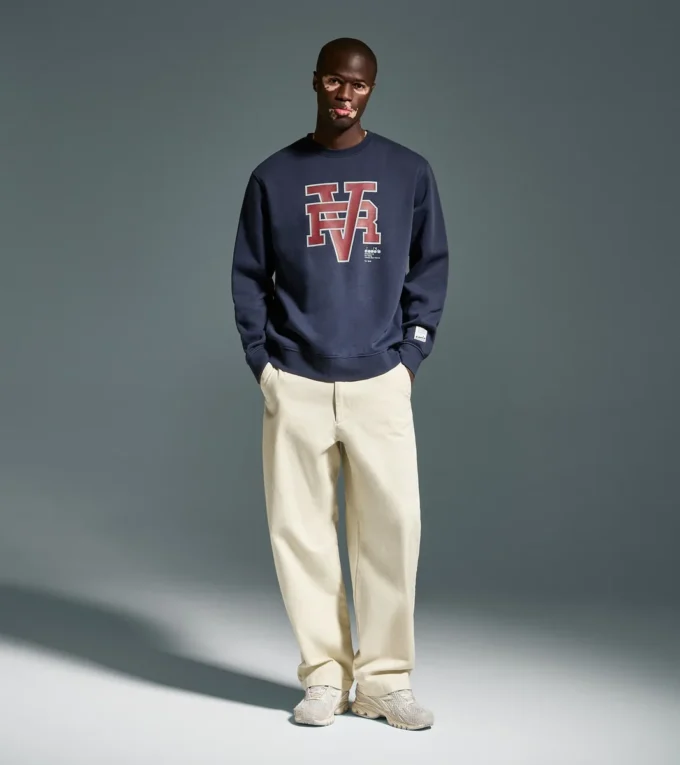 Hanorac Crew Run Valley Hanorac cu guler rotund, inspirat din stilul colegial – Run Valley