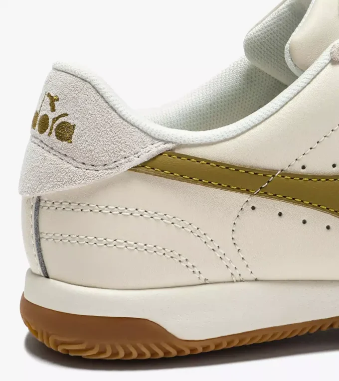 Seoul Adidași din piele inspirați de terasa interioară